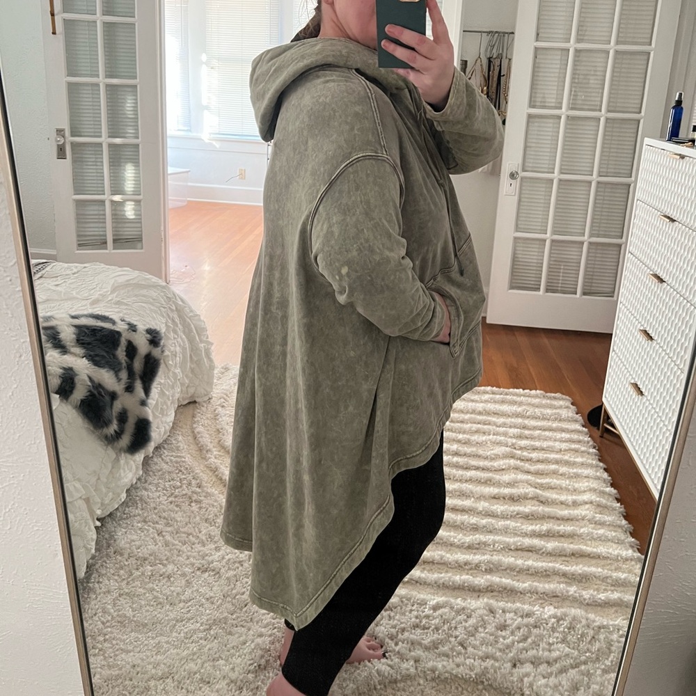 Free People Extreme Washed Hoodie Heathered green in L - Picture 2 of 9